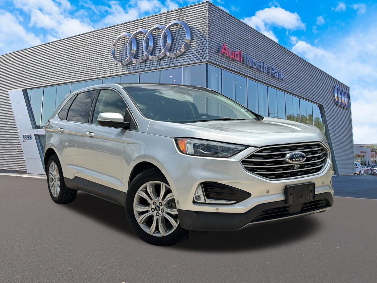 2019 Ford Edge Titanium's photo