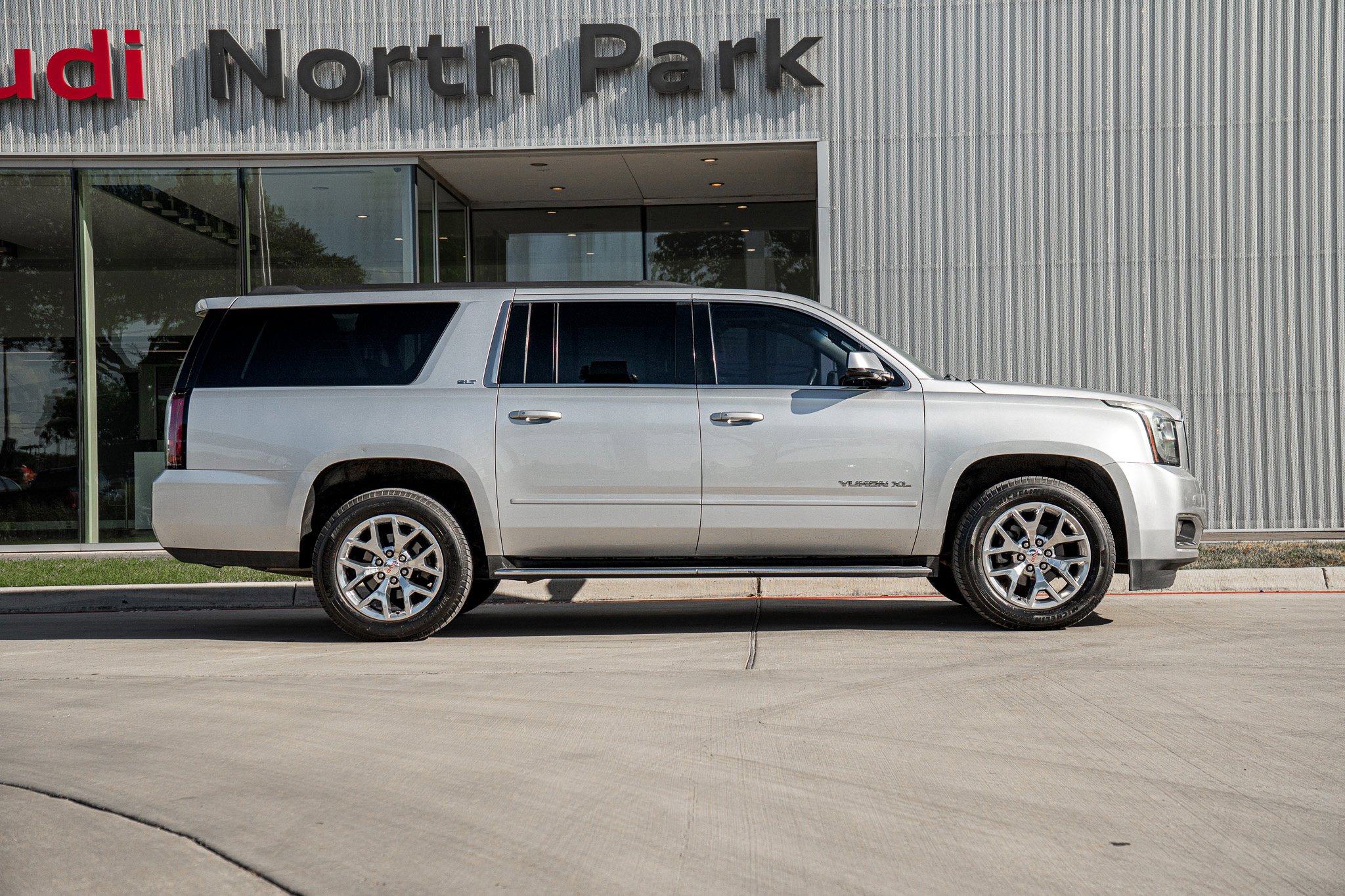 2017 Gmc Yukon XL SLT photo 4