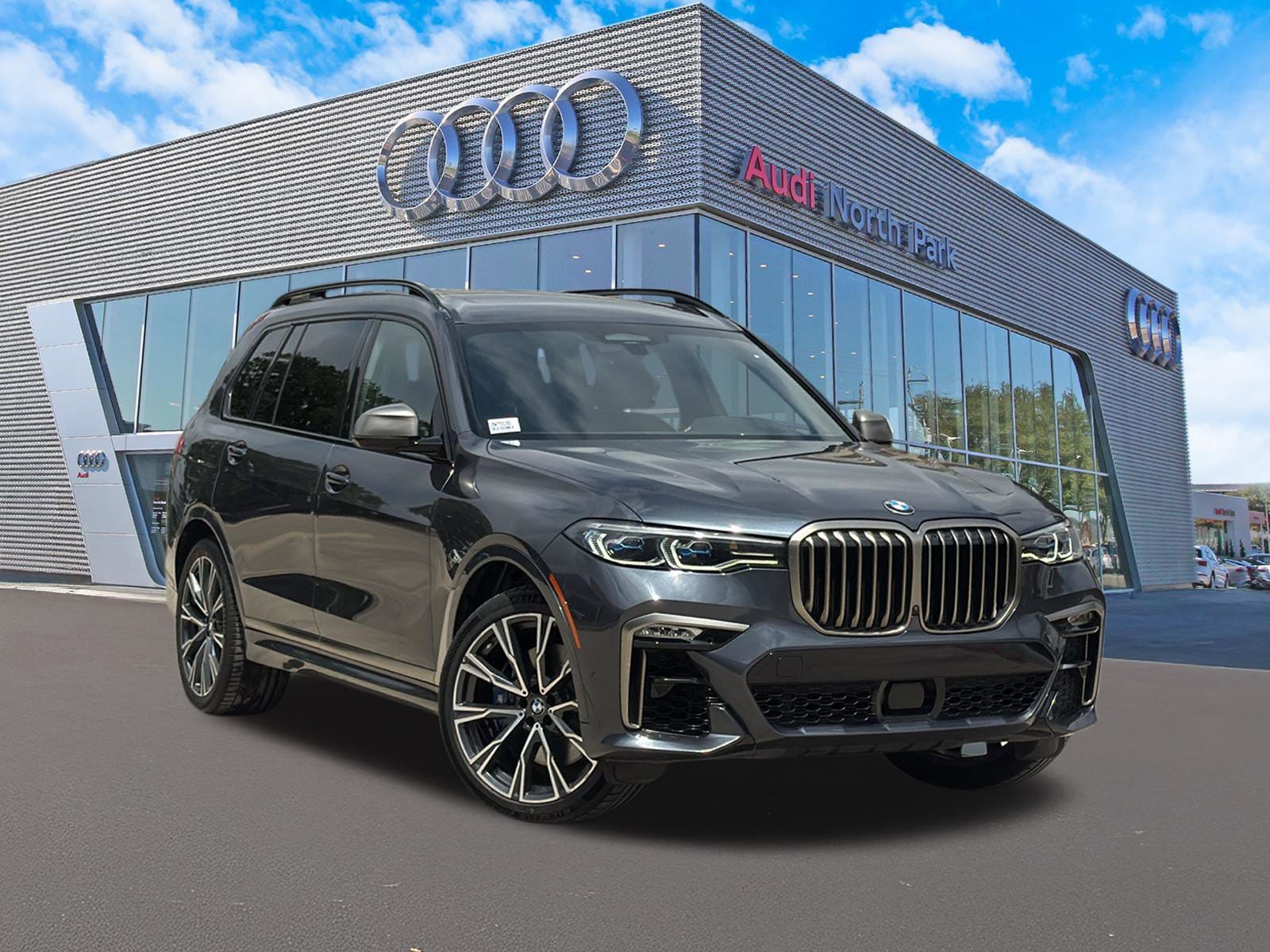 2022 BMW X7 M50i's photo