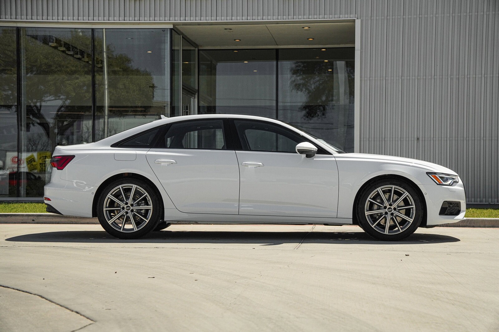 2025 Audi A6 Premium photo 4