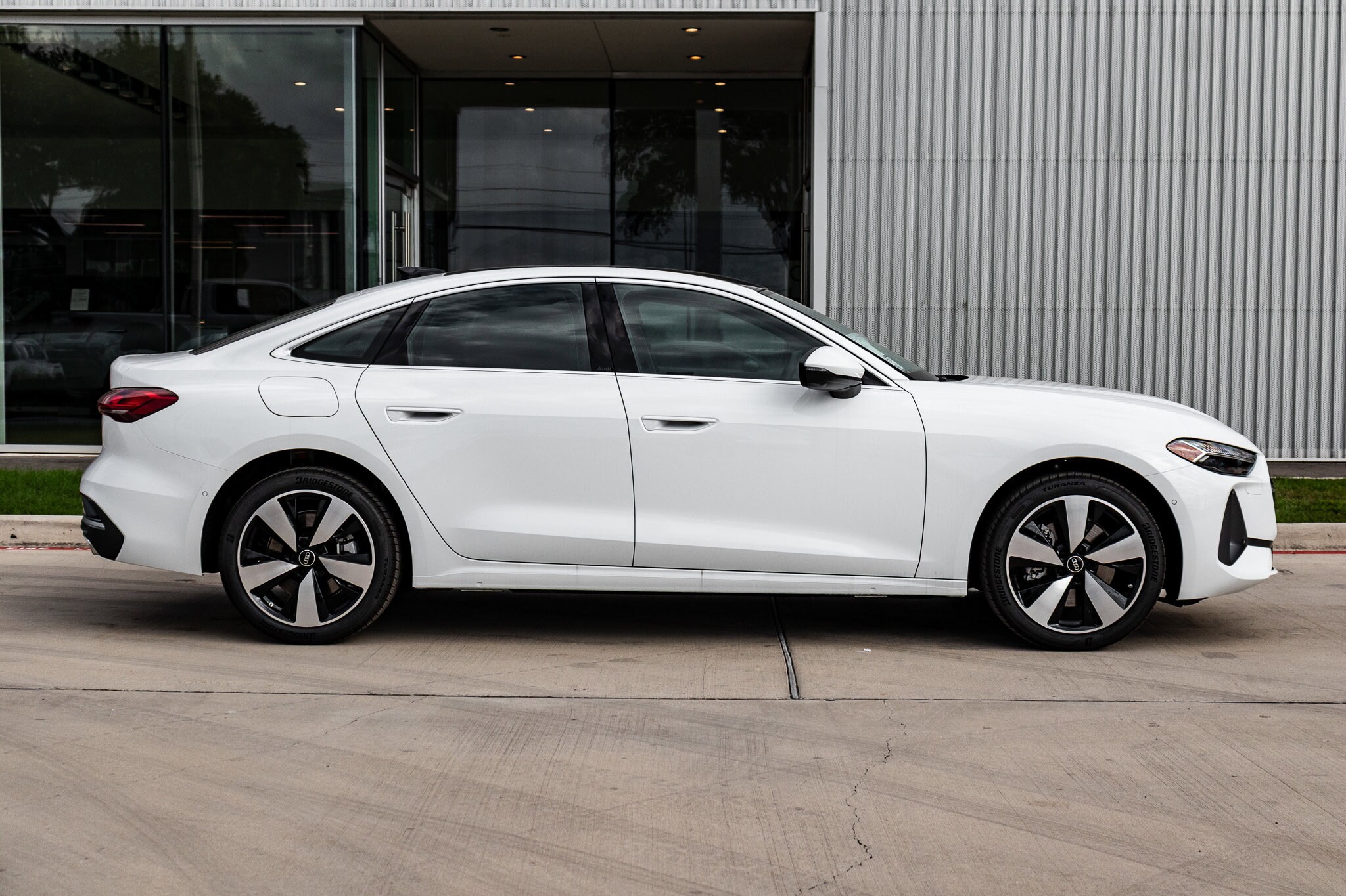 2025 Audi A5 2.0T Prestige photo 4