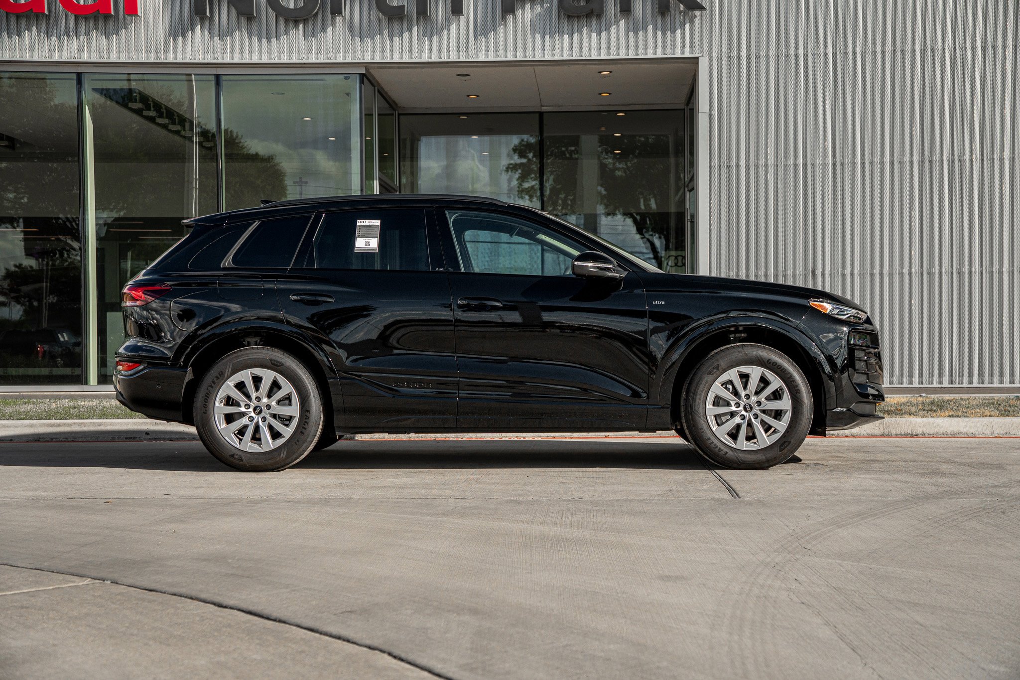 2025 Audi Q6 E-tron Premium photo 3
