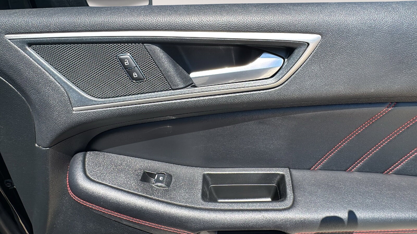 2024 Ford Edge ST-Line - Photo 30