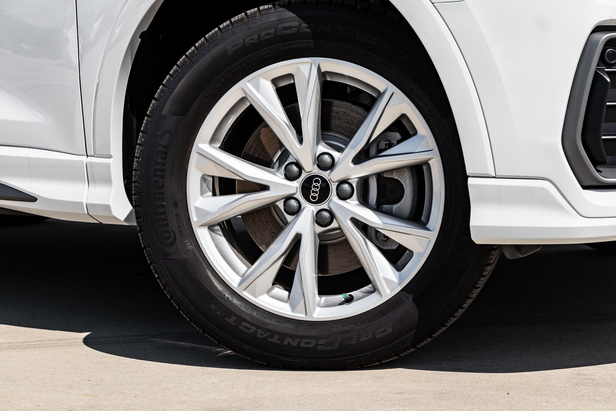 2025 Audi Q3 45 TFSI S line Premium photo 3