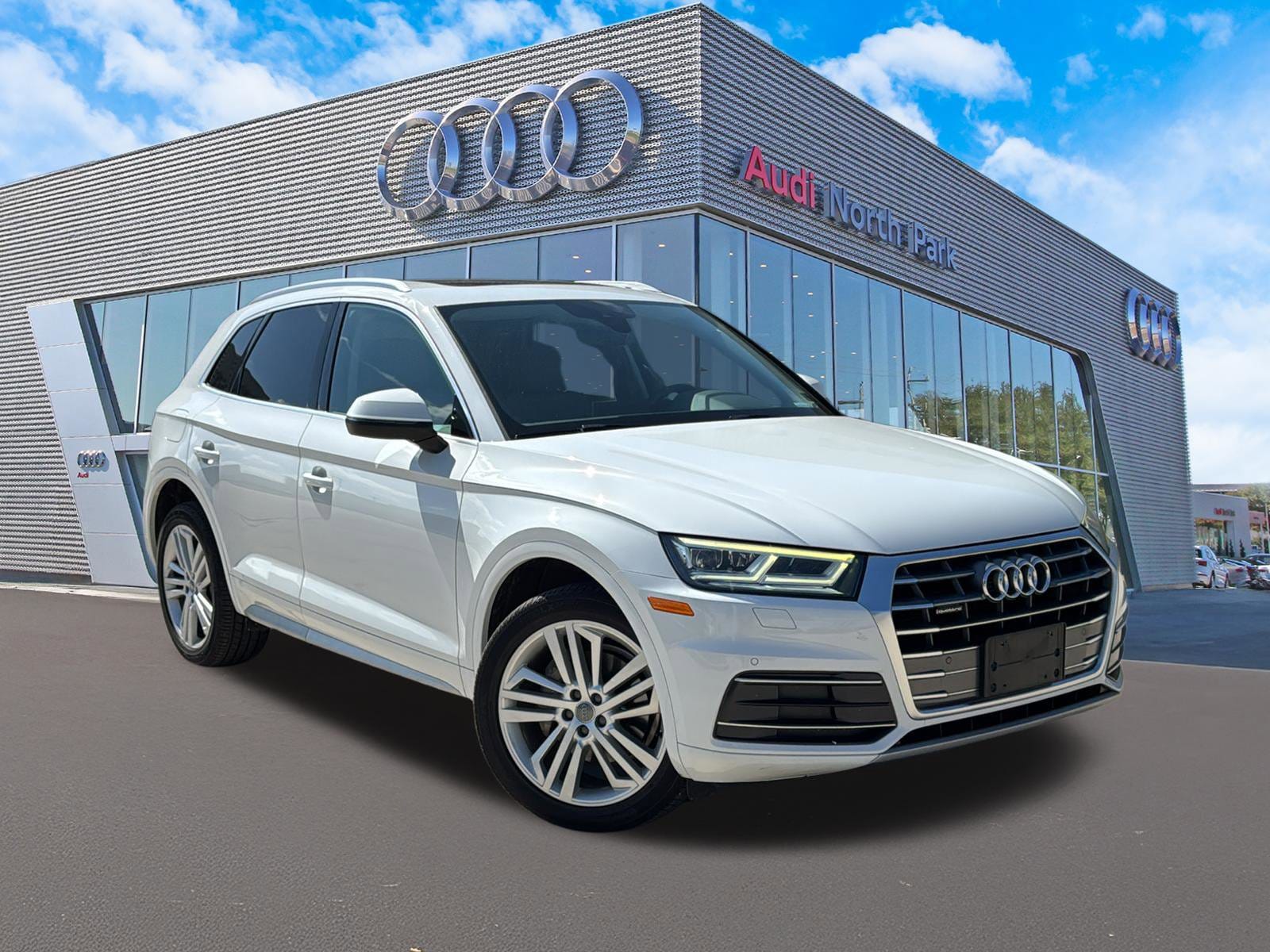 2019 Audi Q5 2.0T quattro S tronic Premium Plus's photo