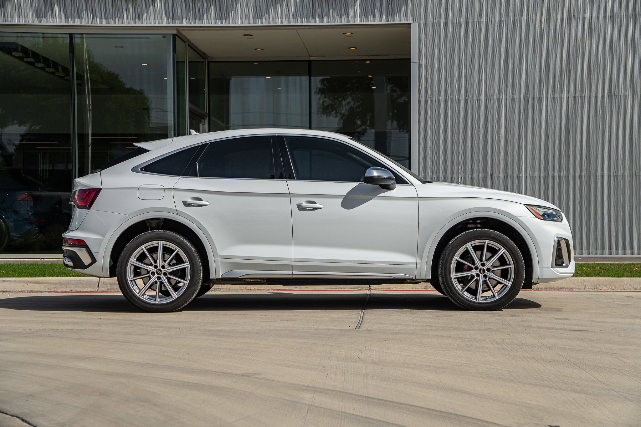 2023 Audi SQ5 Premium Plus photo 3