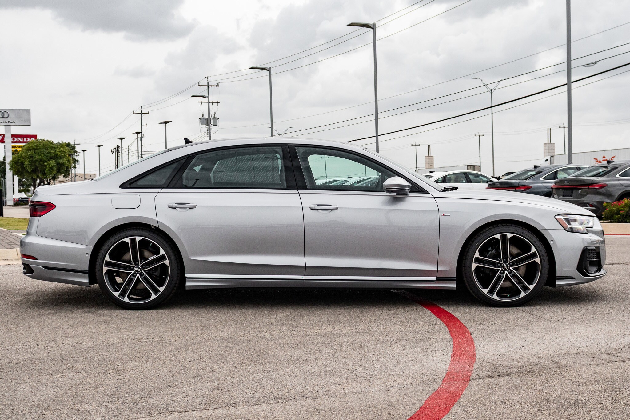 2025 Audi A8 L 55 photo 4