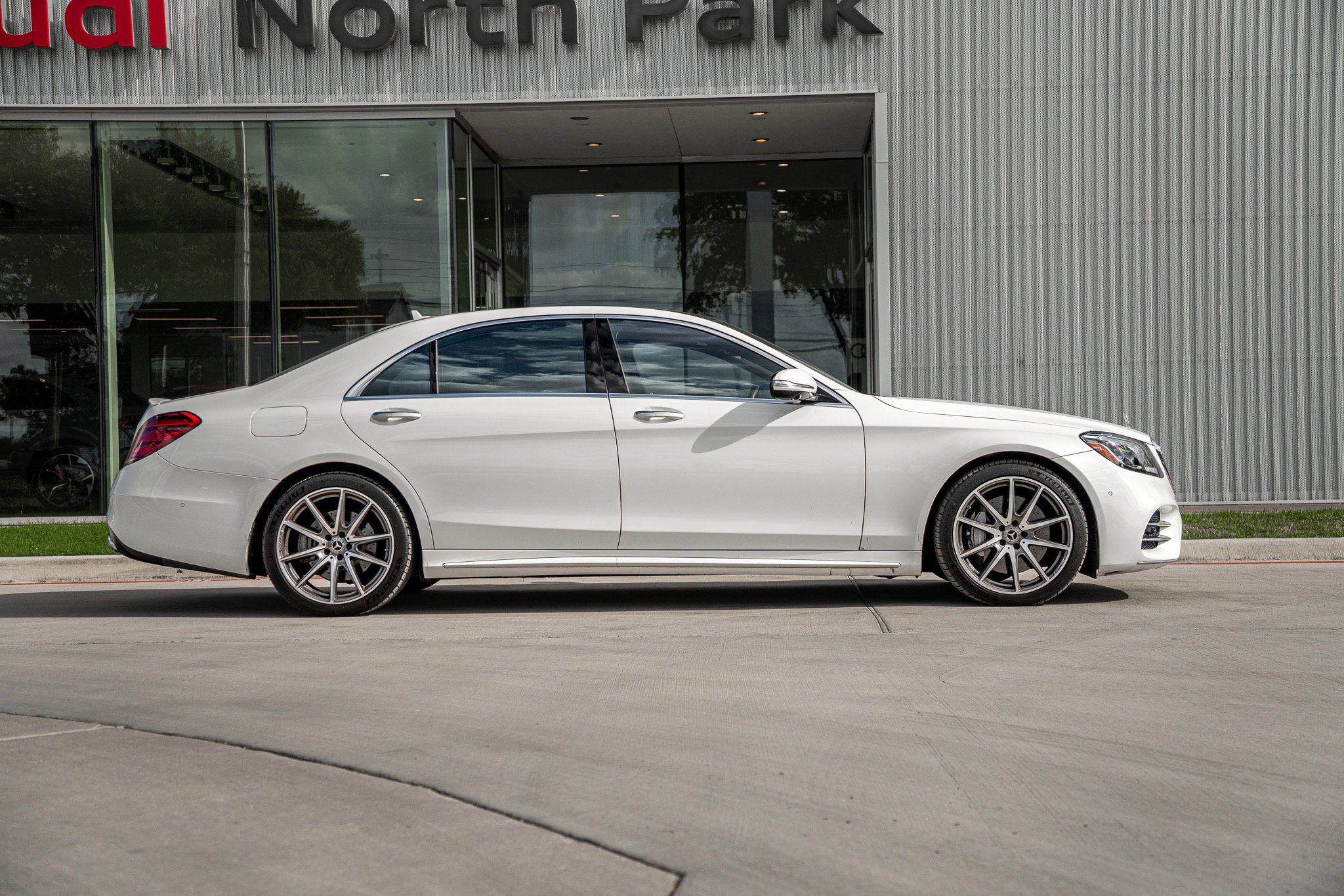 2020 Mercedes Benz S 560 AMG photo 3