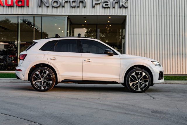 2024 Audi SQ5 Premium Plus photo 3