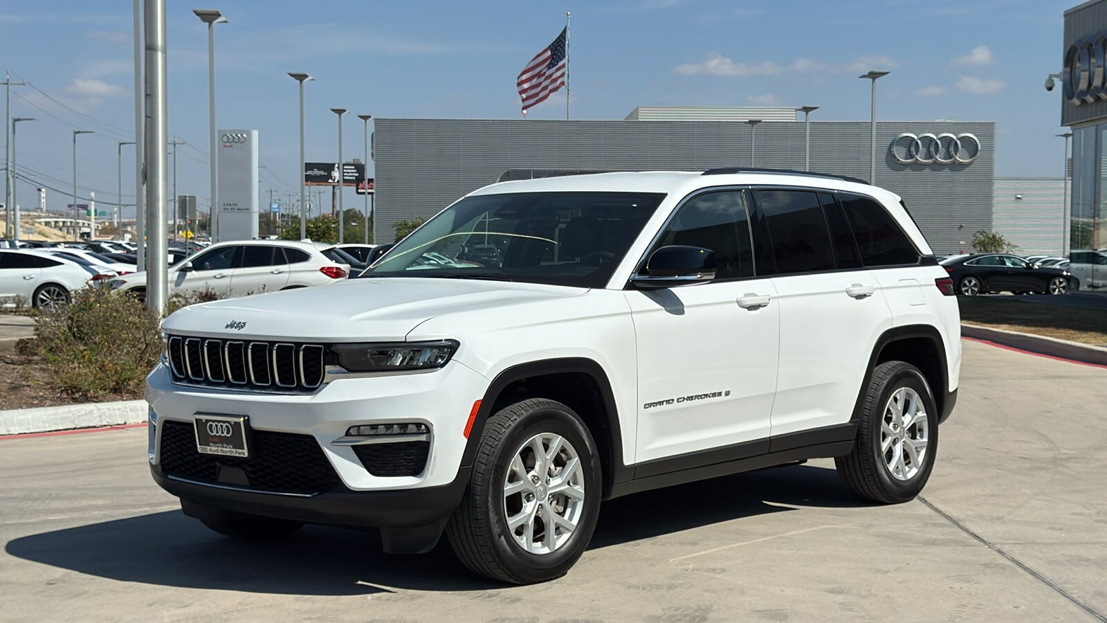 2023 Jeep Grand Cherokee Limited photo 2