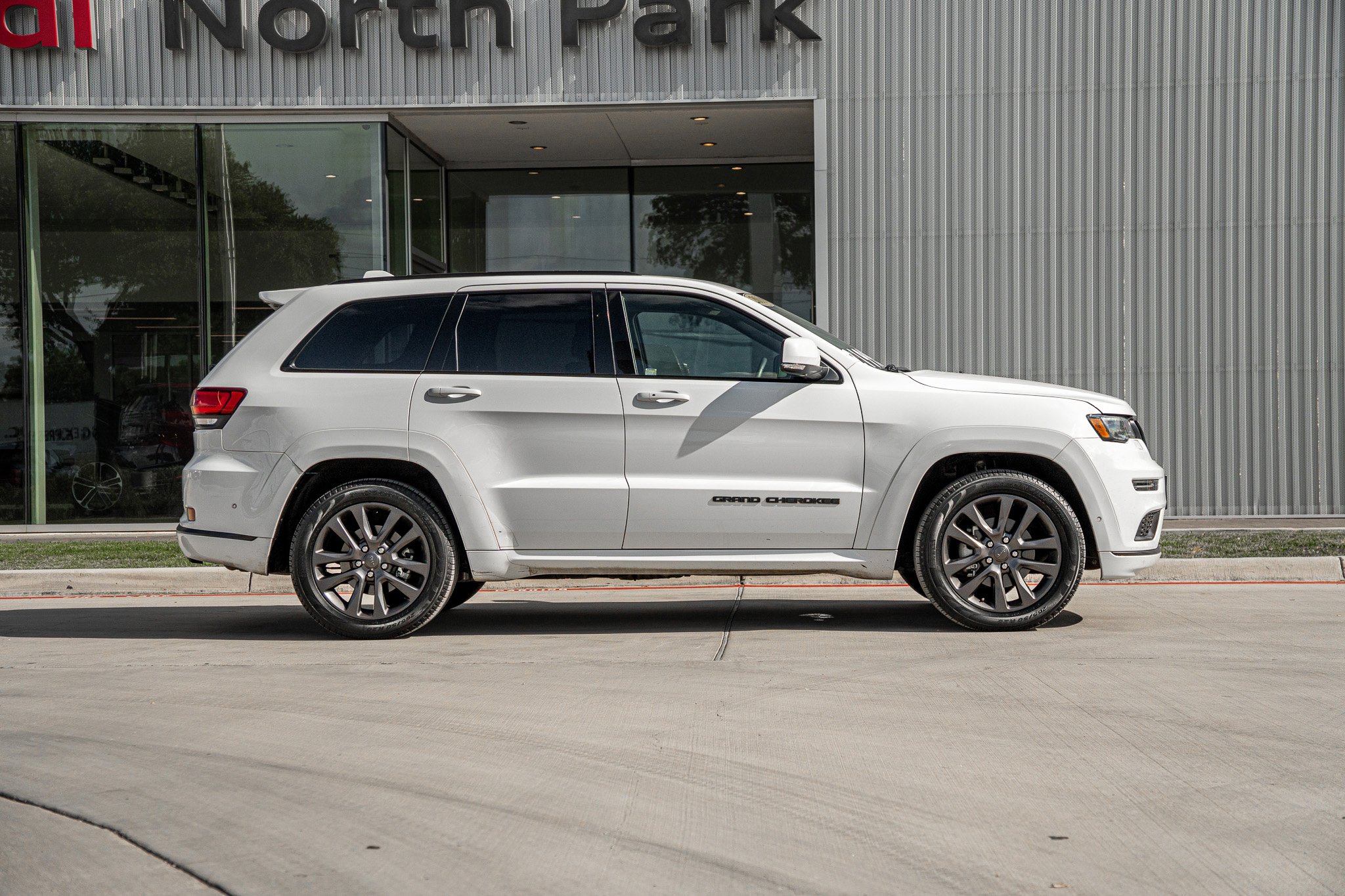 2019 Jeep Grand Cherokee High Altitude photo 3