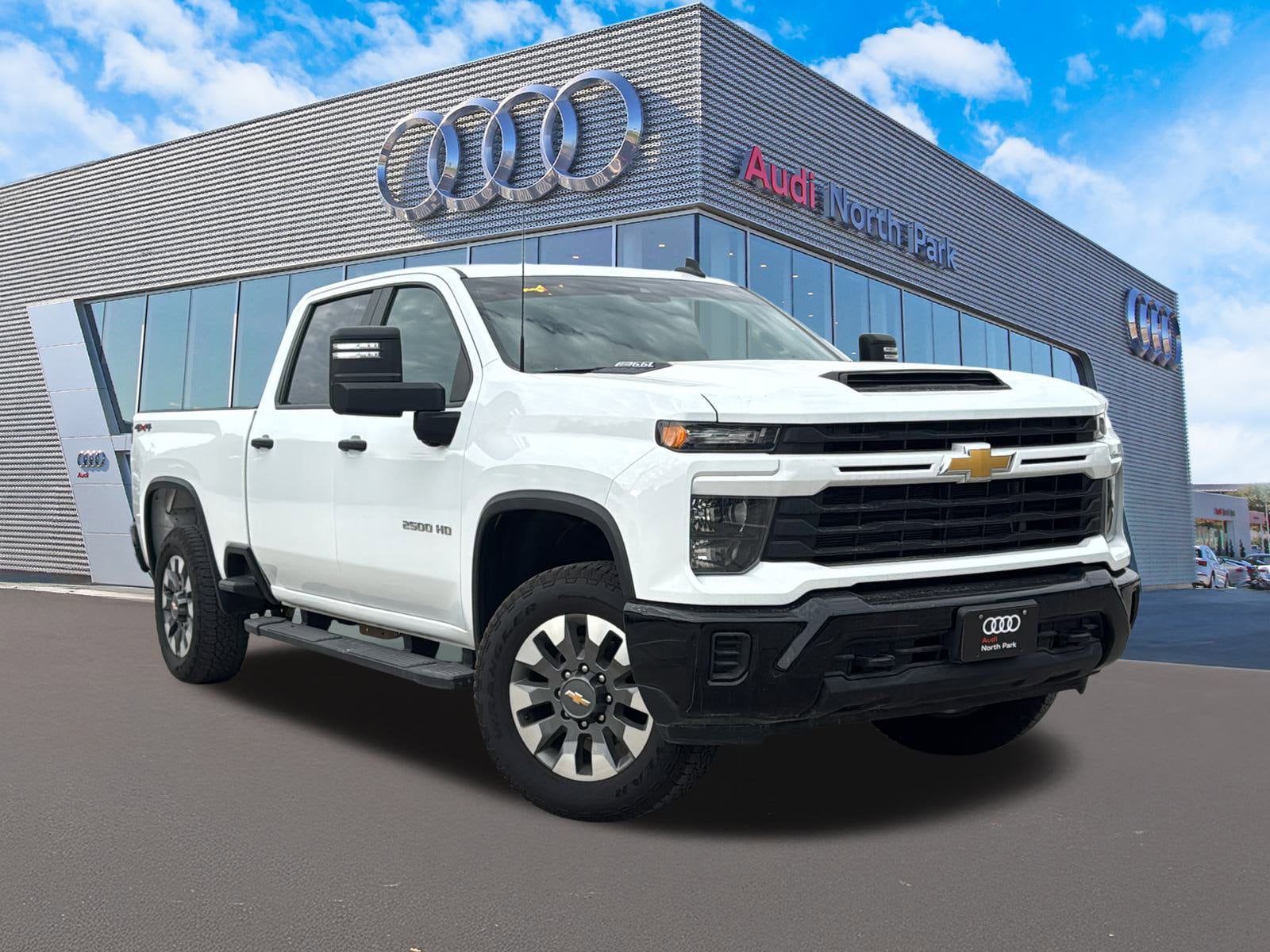 2024 Chevrolet Silverado HD Custom's photo