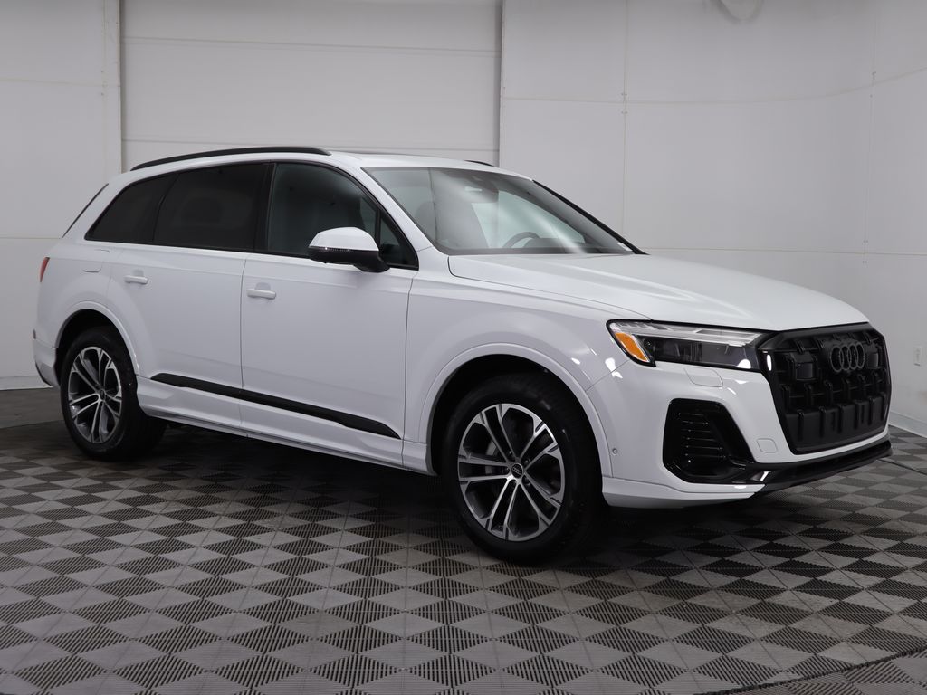2025 Audi Q7 45 Premium Plus photo 3