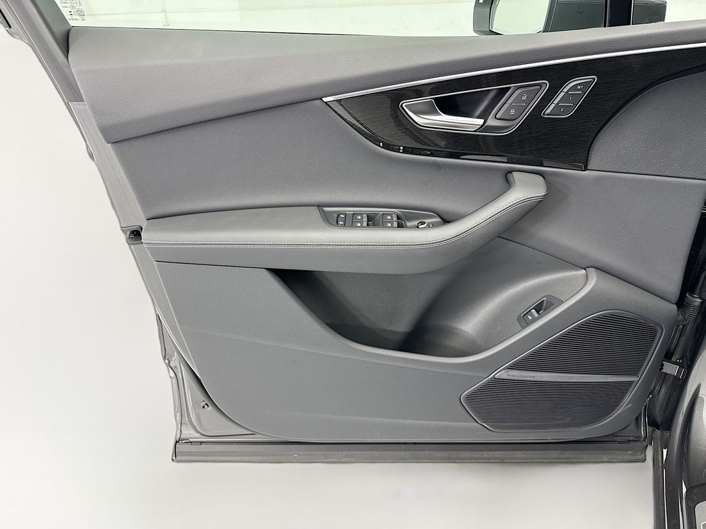 2025 Audi Q7 Premium Plus - Photo 23