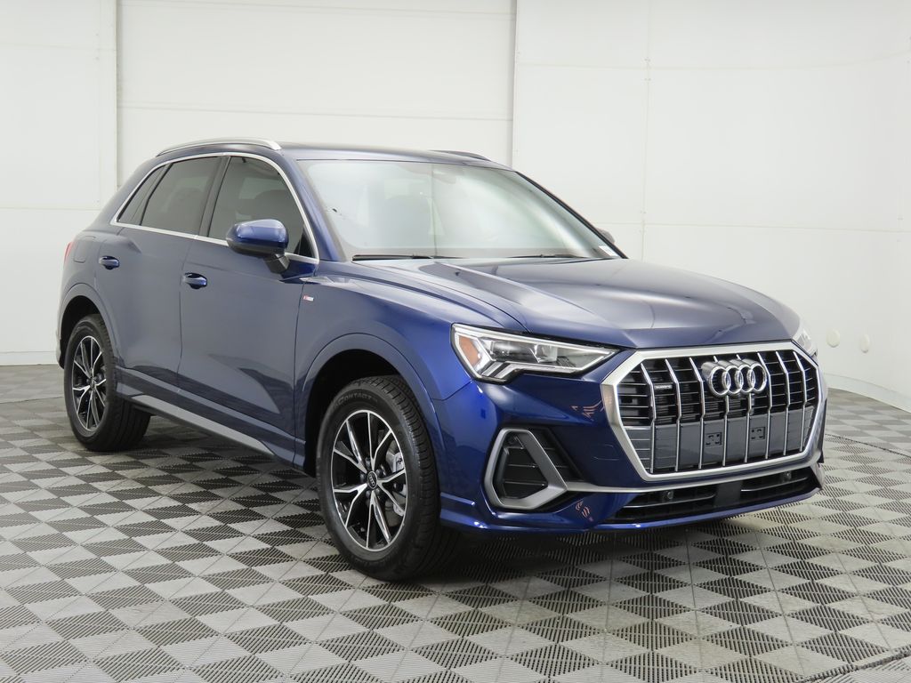 2025 Audi Q3 45 TFSI S line Premium Plus photo 2