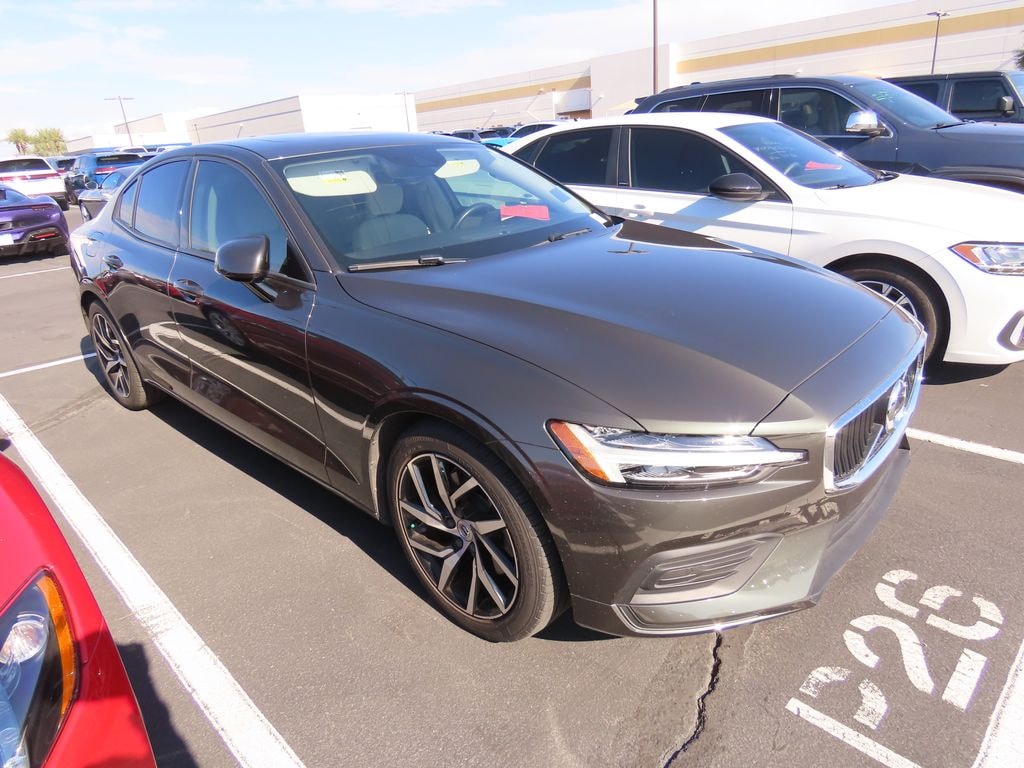 Used 2020 Volvo S60 T5 Momentum Sedan