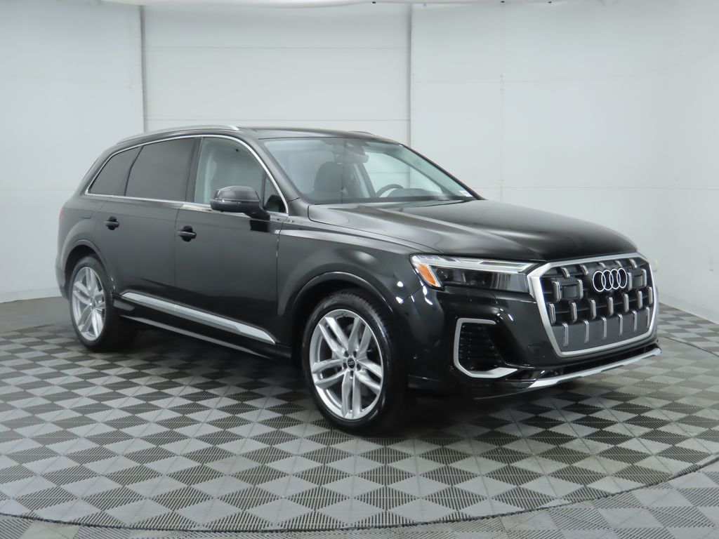 2025 Audi Q7 55 Premium Plus photo 3