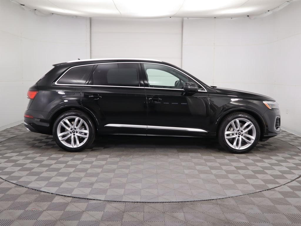 New 2025 Audi Q7 55 Premium SUV