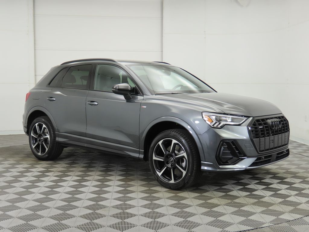 2025 Audi Q3 45 TFSI S line Premium photo 3