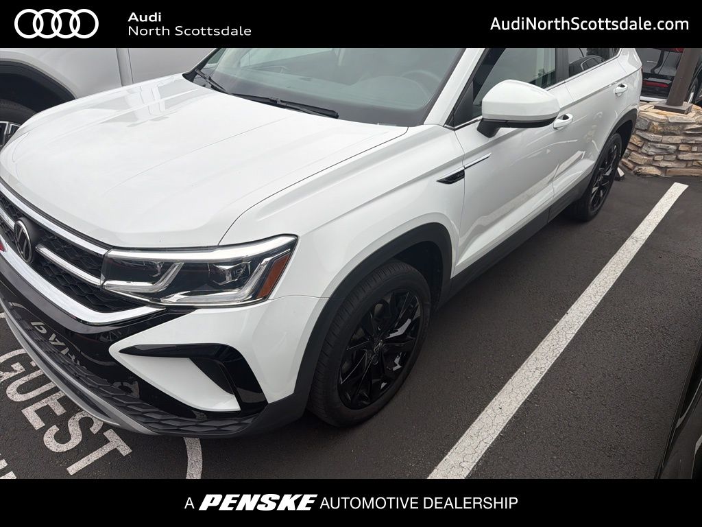 2022 Volkswagen Taos SEL's photo