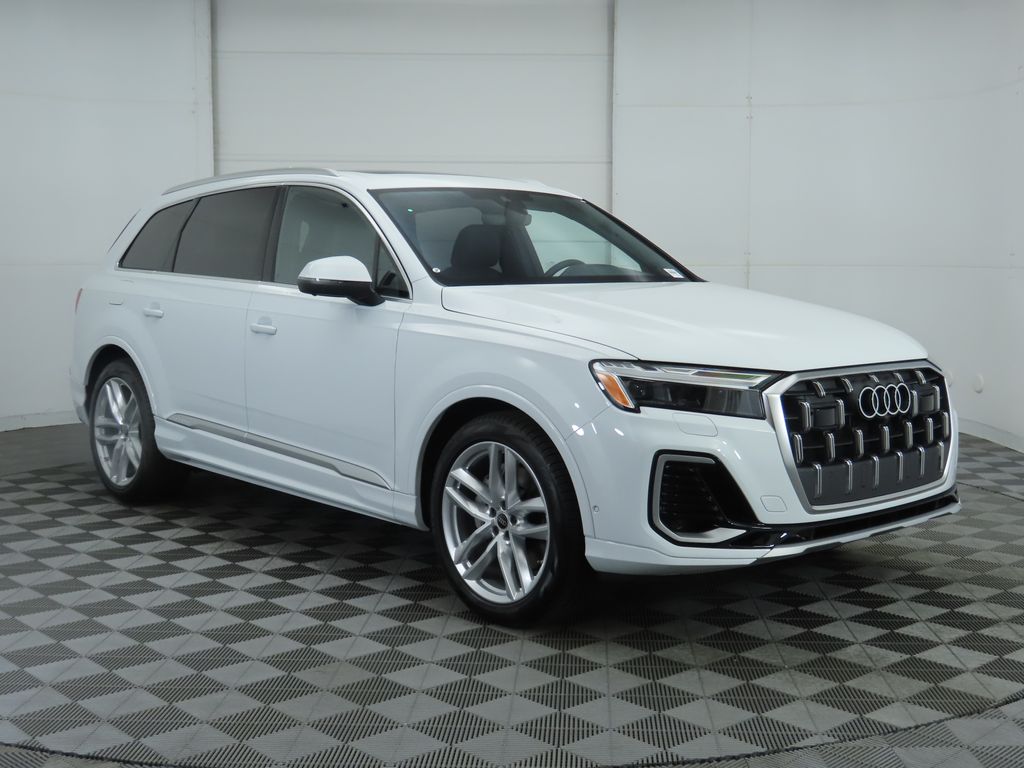 2025 Audi Q7 55 Premium Plus photo 3