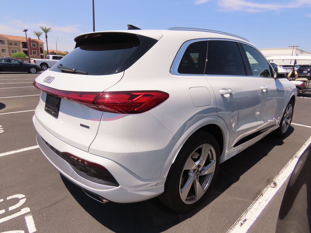 2025 Audi Q5 2.0T Prestige photo 3