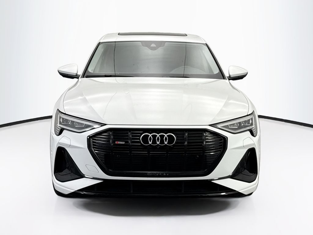 2022 Audi e-tron Sportback S line Premium photo 2
