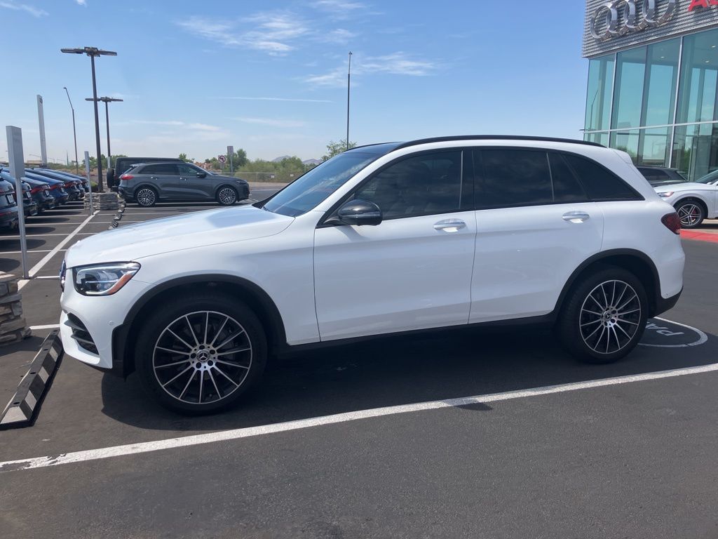 2021 Mercedes Benz GLC 300 photo 2