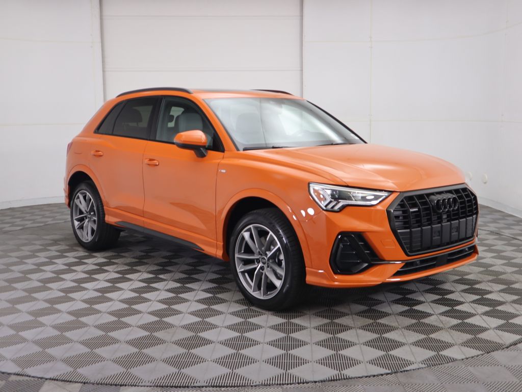 2025 Audi Q3 45 TFSI S line Premium photo 3