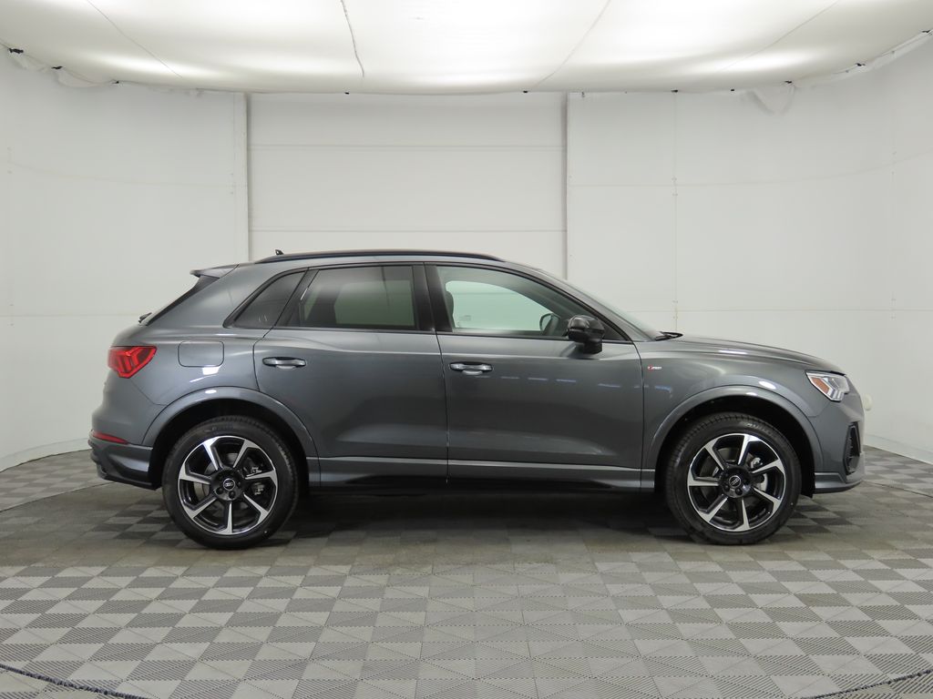 2025 Audi Q3 45 TFSI S line Premium photo 4