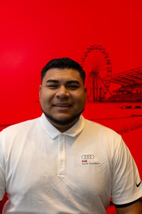 Staff member Cristian Ruiz from ID_1d769a808754