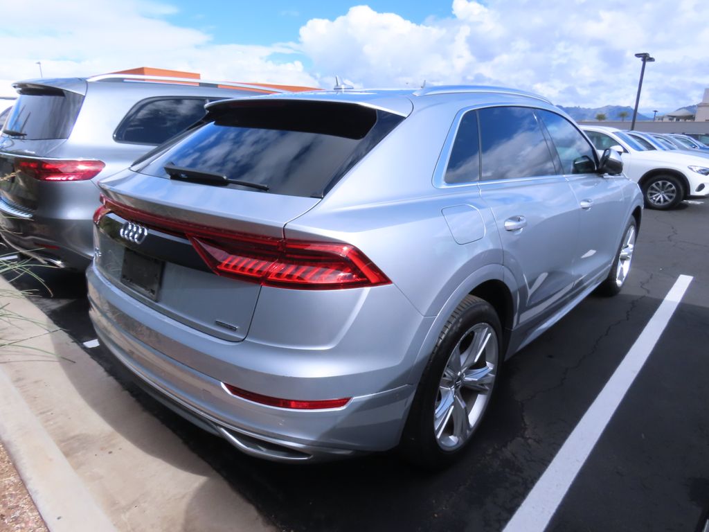 2019 Audi Q8 Premium photo 3