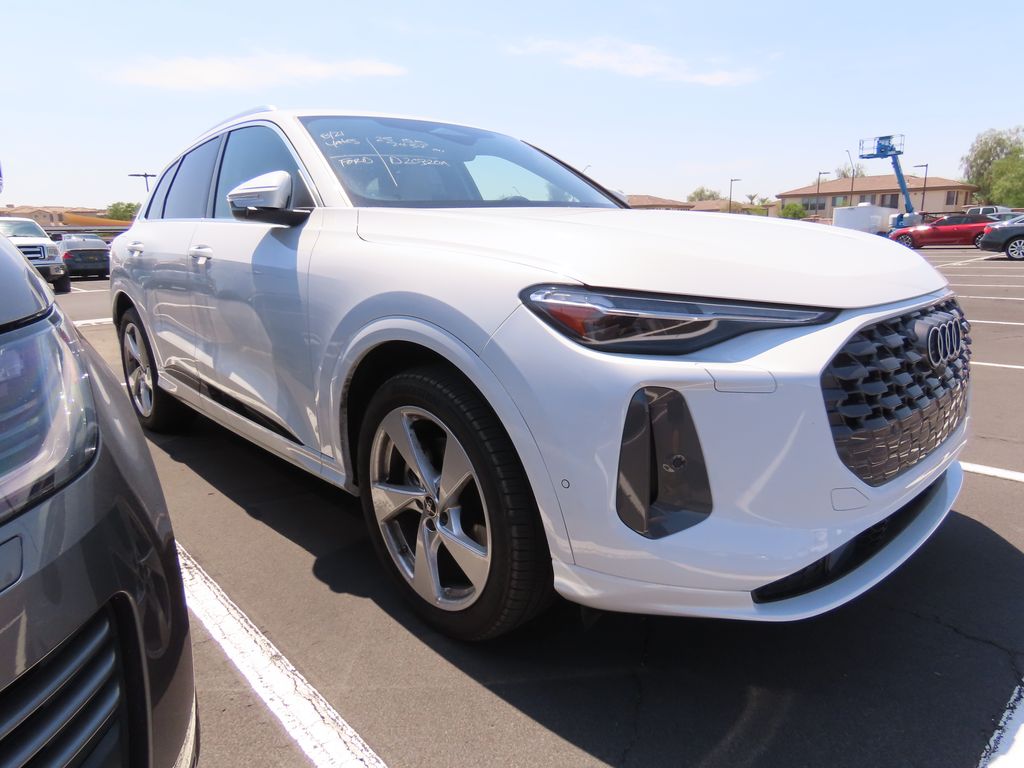 2025 Audi Q5 2.0T Prestige photo 2