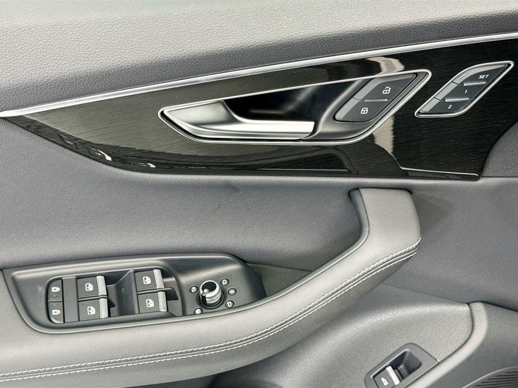 2025 Audi Q7 Premium Plus - Photo 22