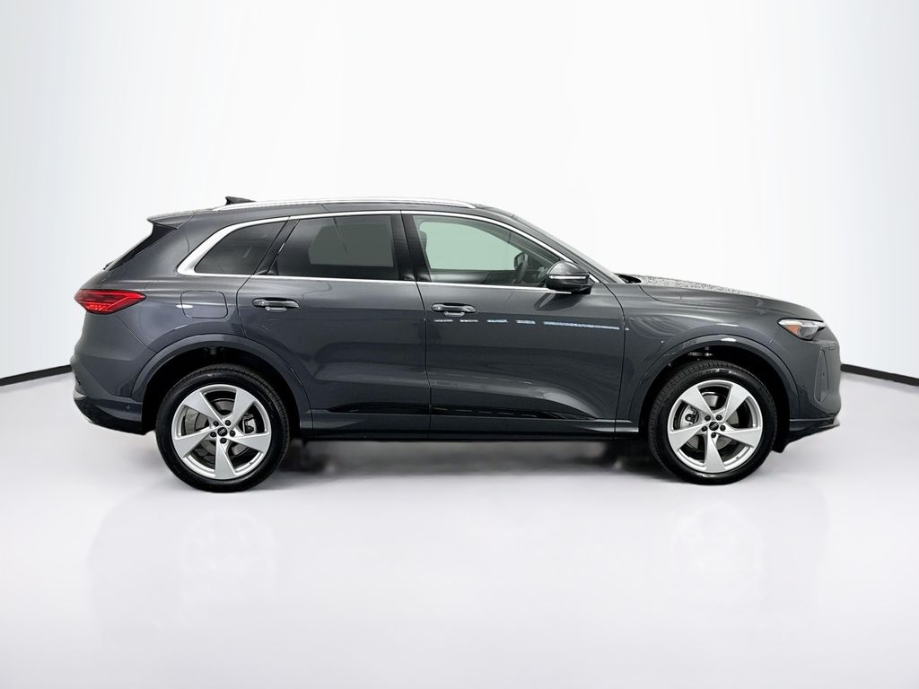 2025 Audi Q5 2.0T Premium Plus photo 2