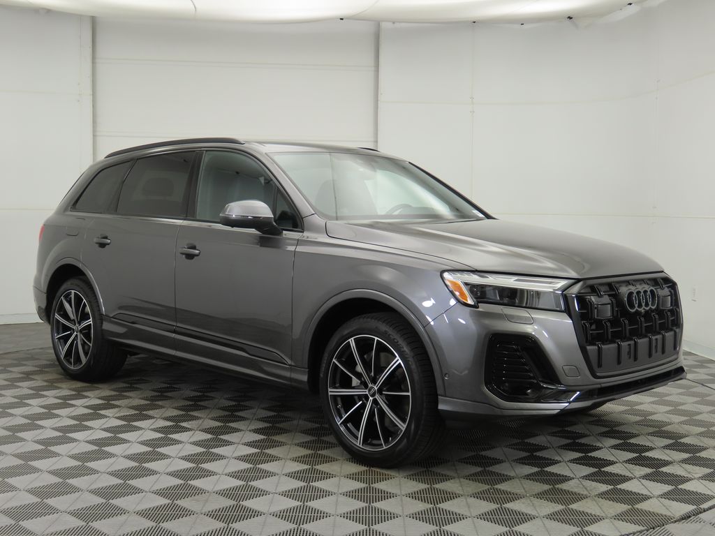 2025 Audi Q7 45 Premium Plus photo 3