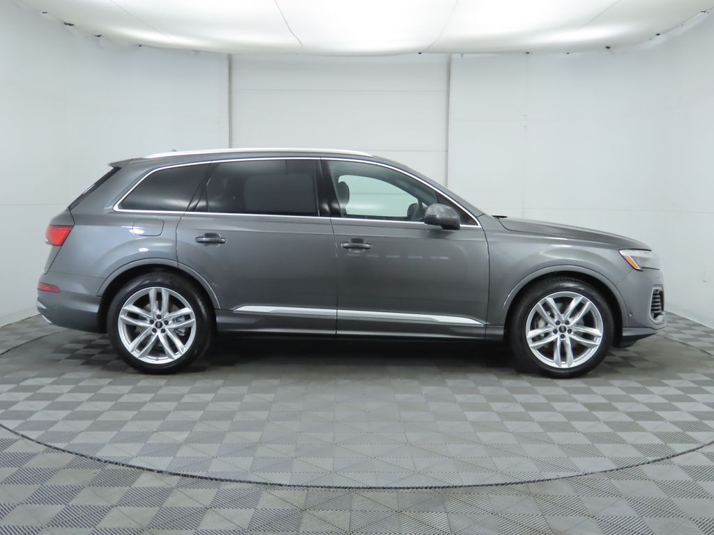 2025 Audi Q7 55 Premium Plus photo 4