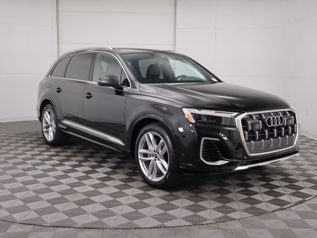 New 2025 Audi Q7 55 Premium SUV