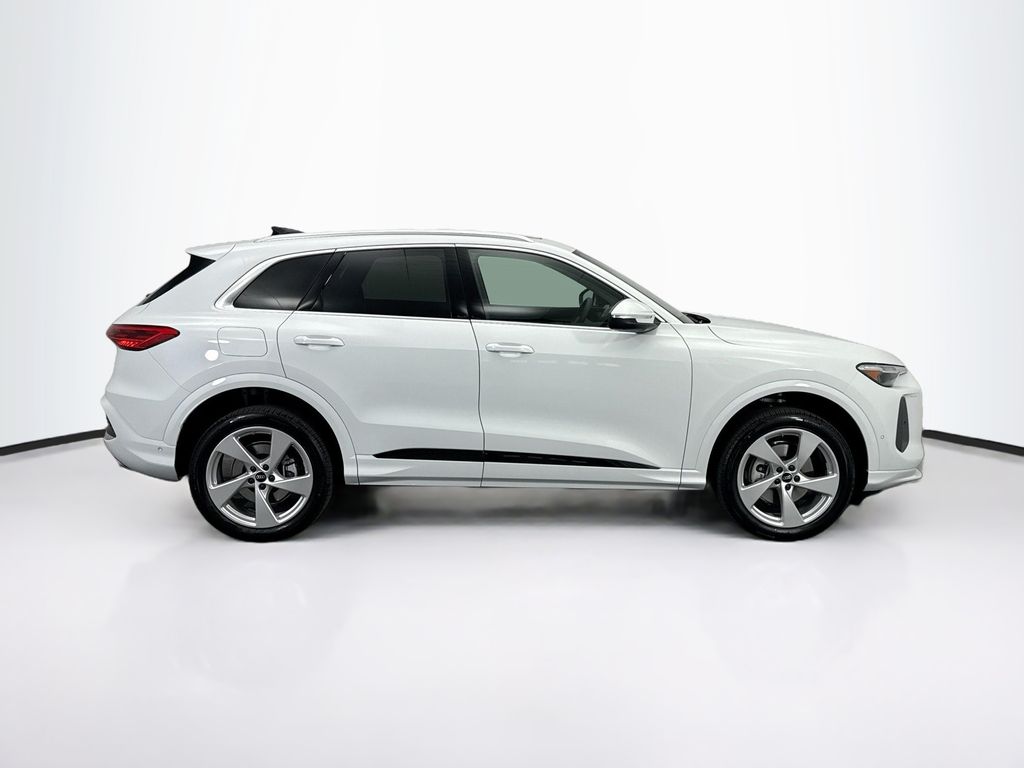2025 Audi Q5 2.0T Premium Plus photo 2