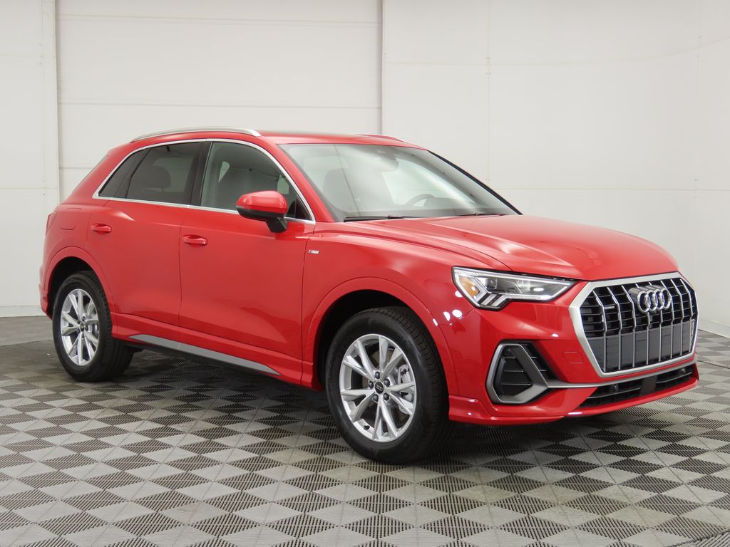 2025 Audi Q3 45 TFSI S line Premium photo 3