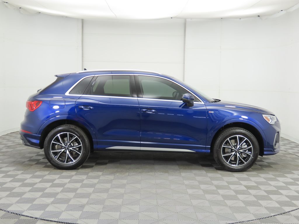 2025 Audi Q3 45 TFSI S line Premium Plus photo 3