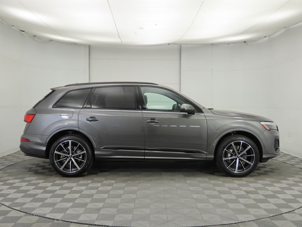 2025 Audi Q7 45 Premium Plus photo 4