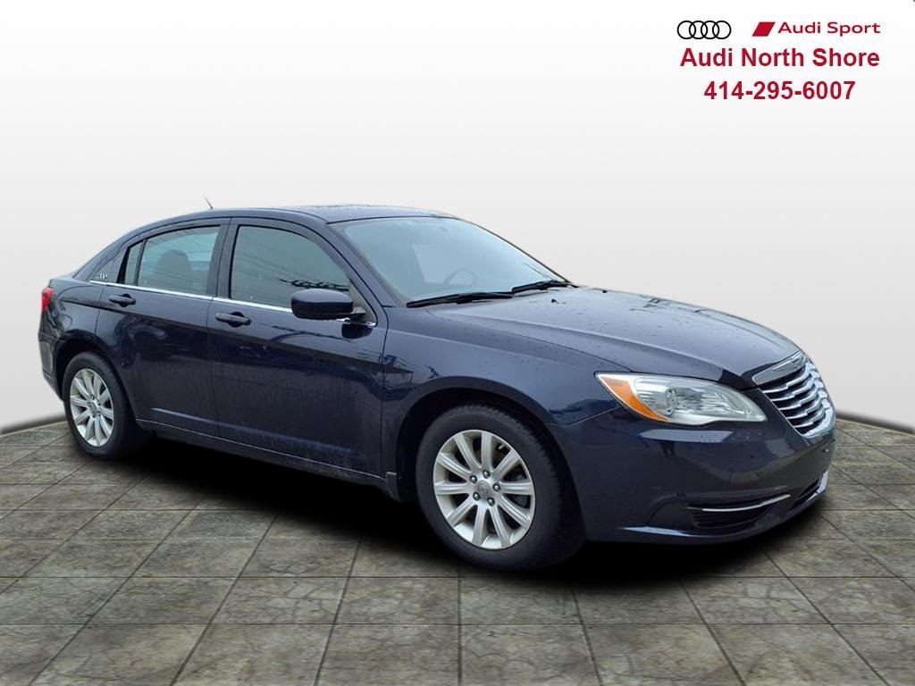 2012 Chrysler 200 Touring's photo