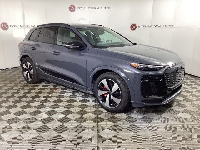 2025 Audi SQ6 Premium photo 2