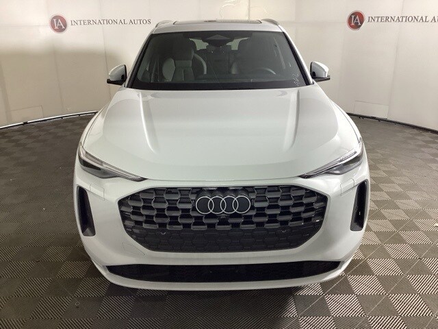 2025 Audi Q5 2.0T Premium Plus photo 2