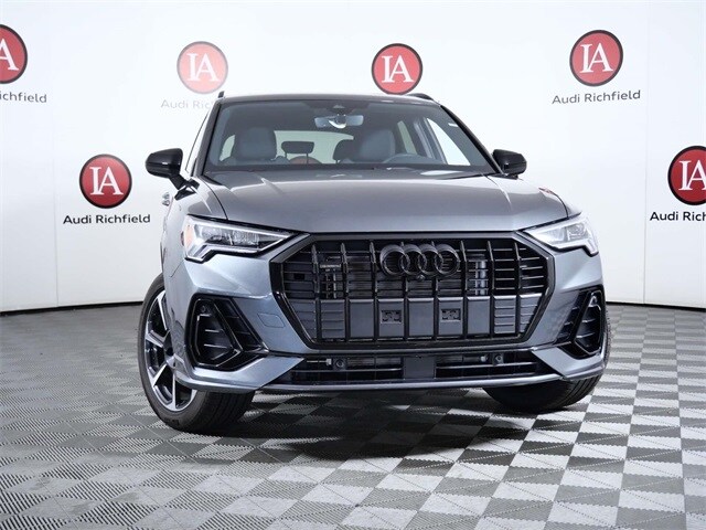2025 Audi Q3 45 TFSI S line Premium Plus photo 3