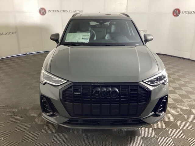 2025 Audi Q3 45 TFSI S line Premium photo 2