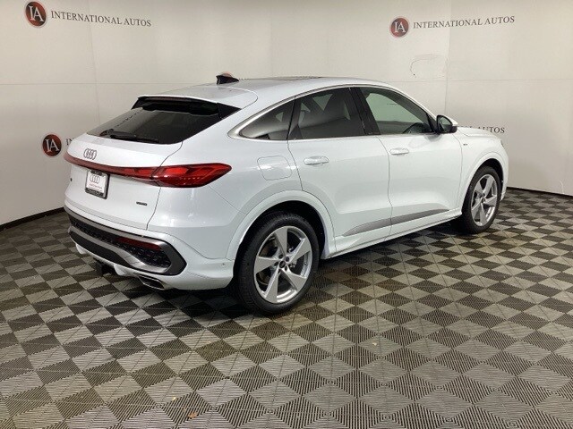 2025 Audi Q5 Sportback 2.0T Prestige photo 3