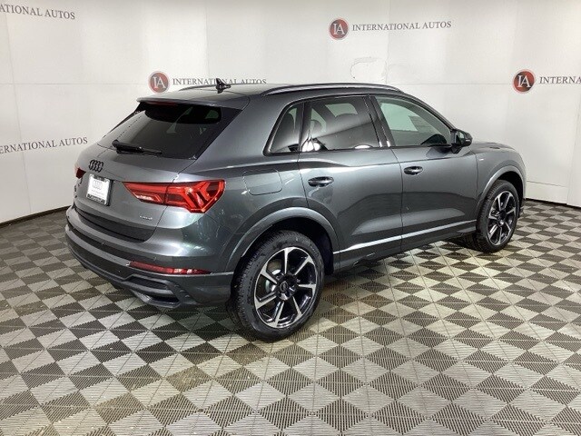 2025 Audi Q3 45 TFSI S line Premium Plus photo 4