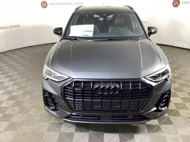 2025 Audi Q3 45 TFSI S line Premium Plus photo 2